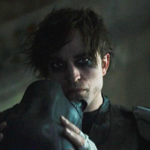 Bruce Wayne — The Batman (2022)/DCU
